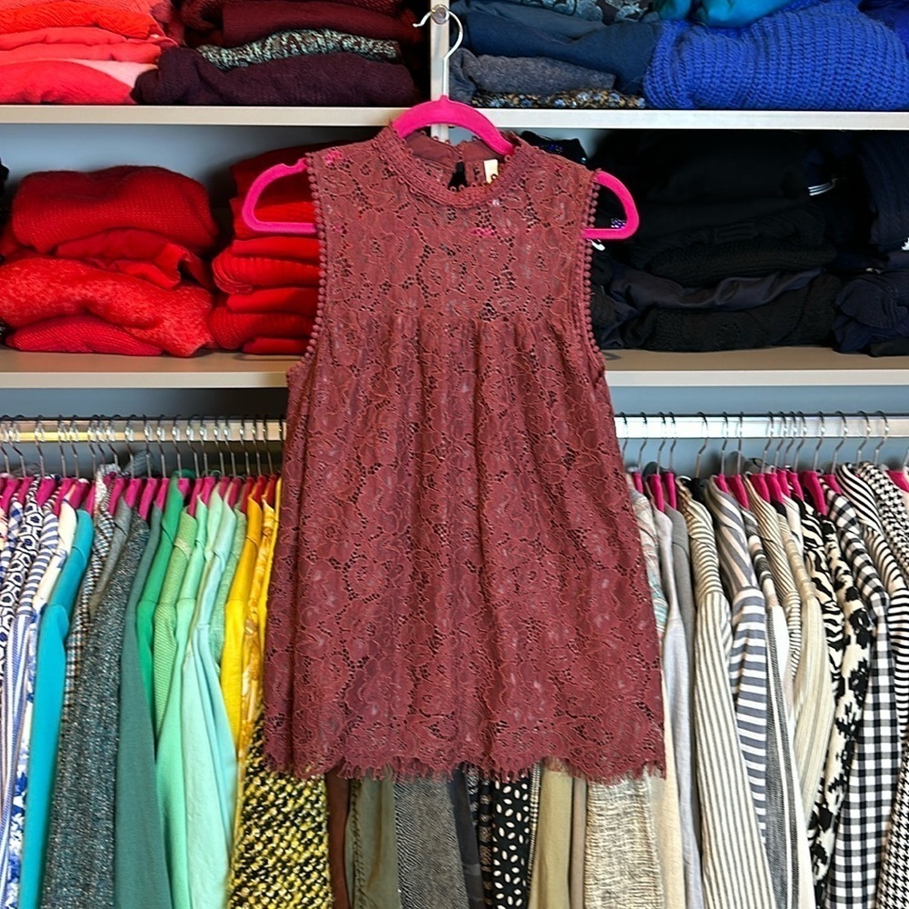 Xhilaration maroon lace sleeveless blouse size S​